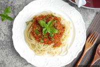 Copycat Olive Garden Three-Meat Sauce in the Crockpot