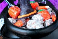 Halloween Witch Hat Puppy Chow Snack Mix