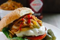 Simple Sundays: Sriracha Caramelized Onions Recipe