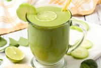 Refreshing Cucumber, Pineapple and Ginger Detox Smoothie