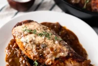 One-Skillet French Onion Chicken Recipe