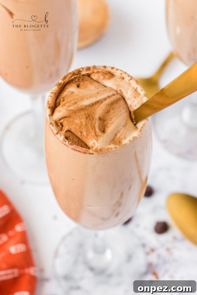 Quick and easy Tiramisu Mousse: a soft and creamy chocolate dessert with hints of coffee.