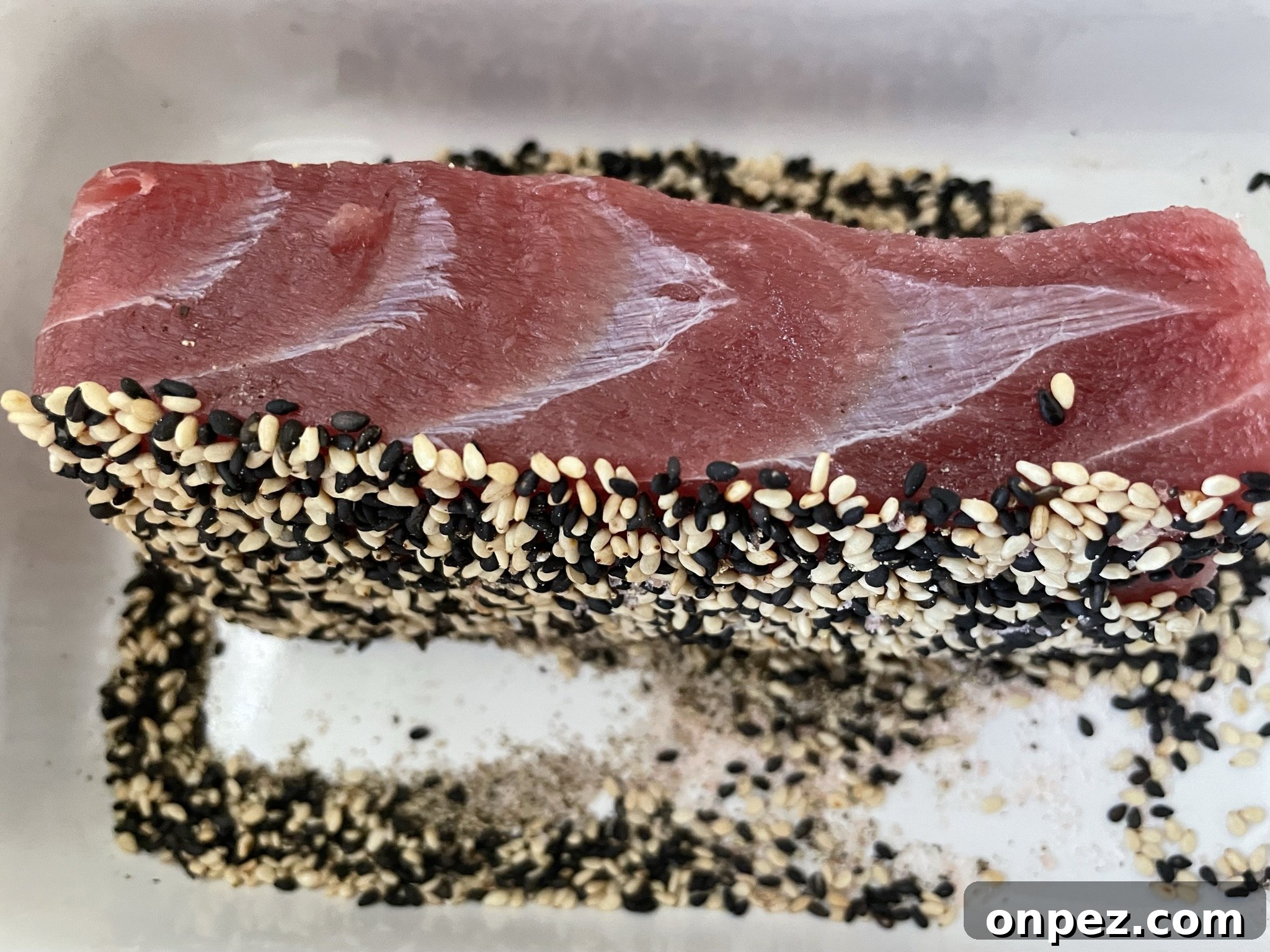 Coat tuna with sesame Coat tuna with sesame