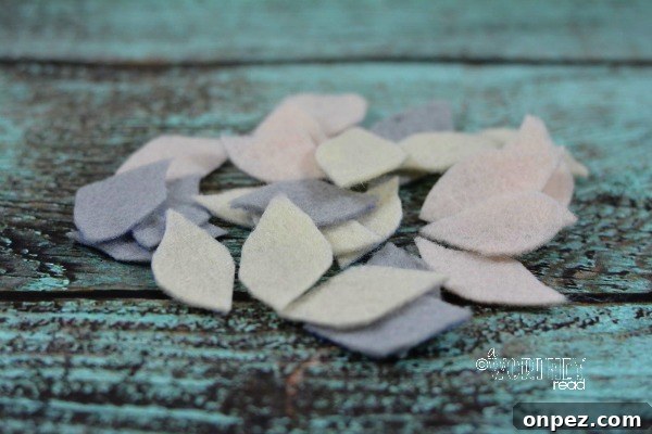 Have fun with Spring and bright colors with this easy DIY Chalk idea: Chalk Paint Dipped Milk Jars Step 
