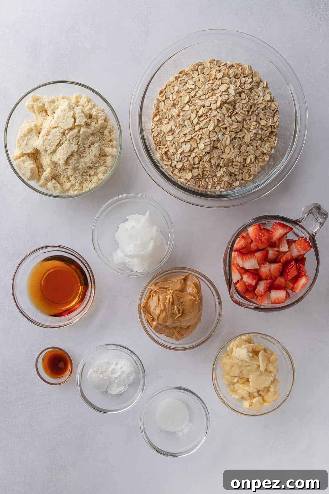 Ingredients needed for healthy oatmeal strawberry bars.