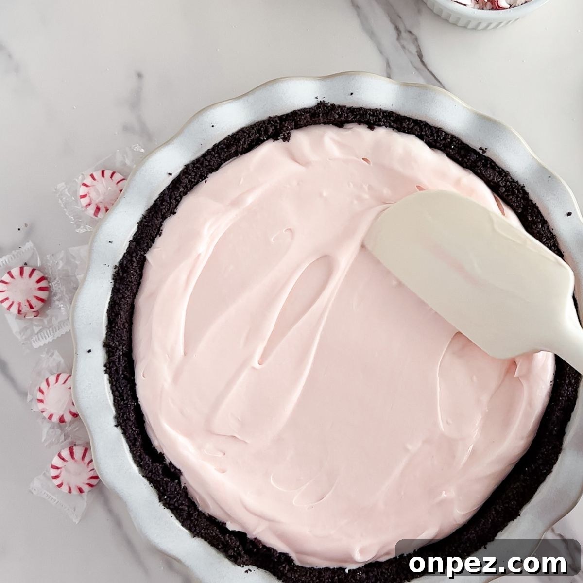 Creamy Peppermint Pie with Chocolate Crust 6 Spread the creamy peppermint center.