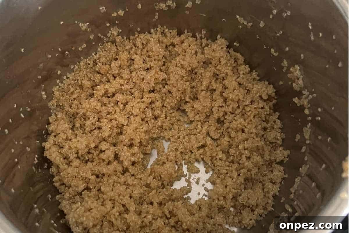 Fluffy Instant Pot Quinoa Recipe 5 Cooked Quinoa in an Instant POt.