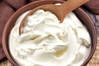 7 Signs Your Sour Cream Is Spoiled