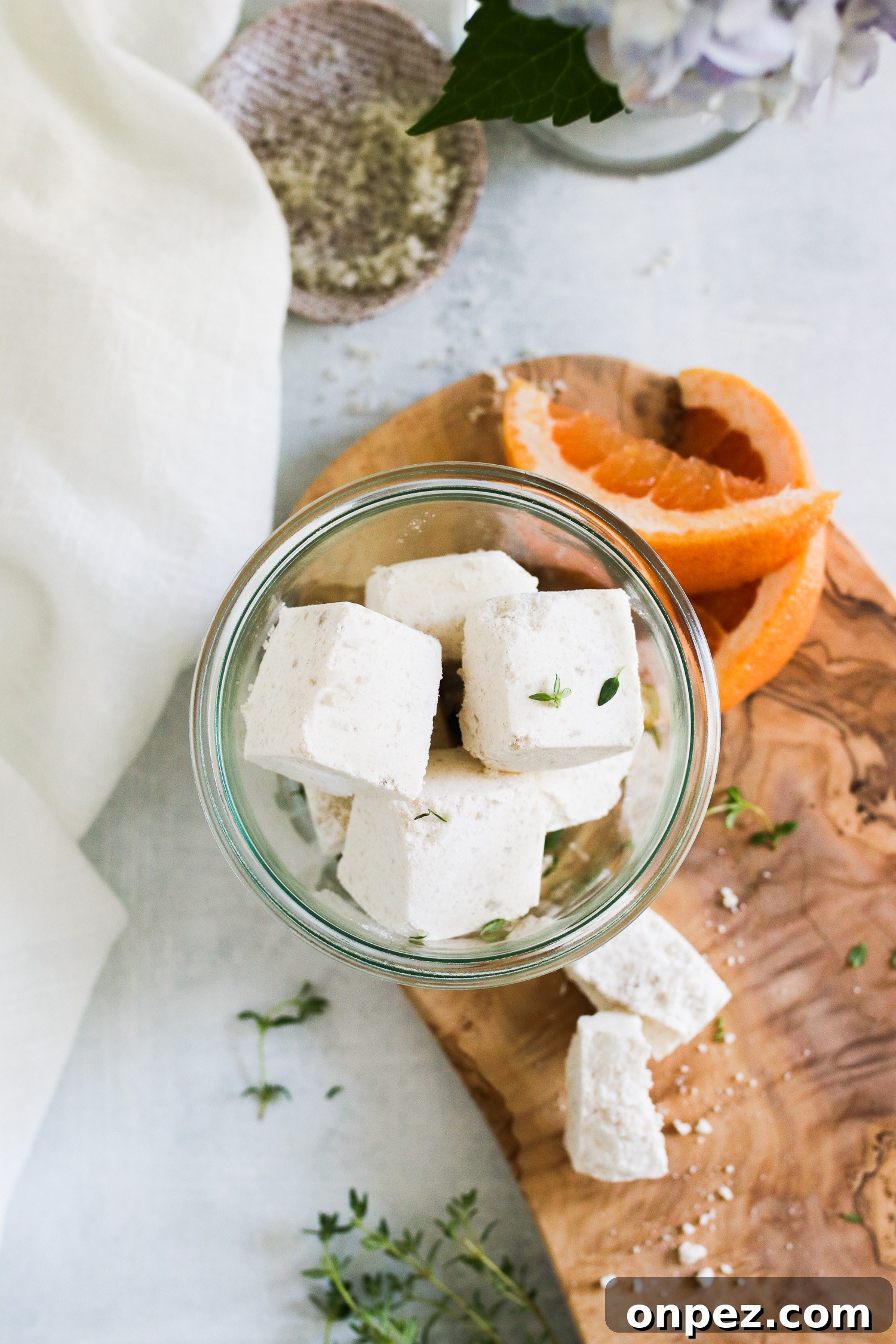 How to deodorize the refrigerator